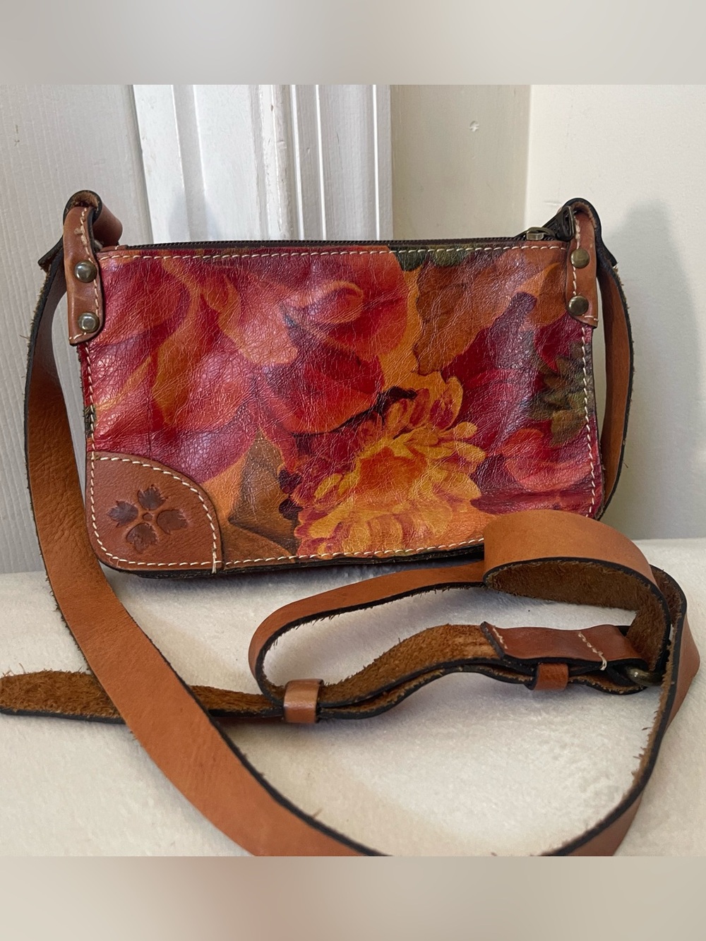 Patricia Nash Tan Brown Floral Leather Crossbody - Picture 8 of 10